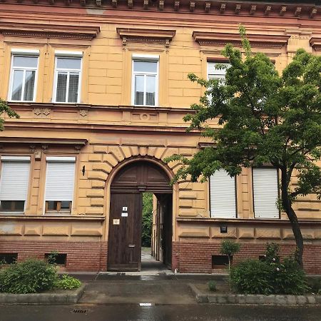 Classic Apartman Szeged Ngoại thất bức ảnh